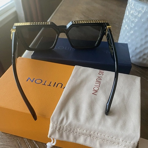 Louis Vuitton Z1165W 1.1 Millionaires Sunglasses Black/Gold - Picture 2 of 4